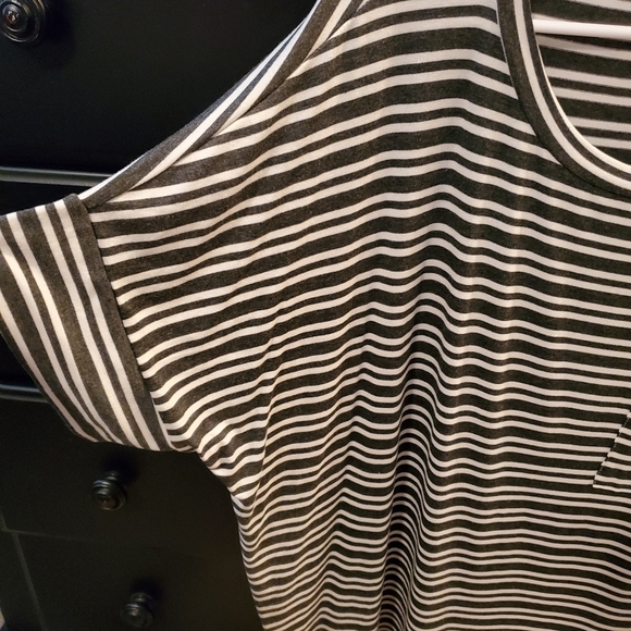 Blouse - Picture 2 of 3